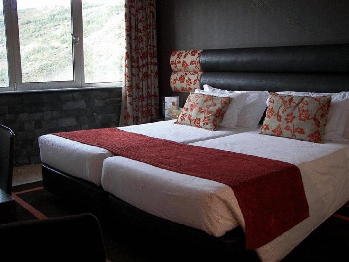 Luna Hotel Dos Carqueijais - Serra Da Estrela Covilha Bagian luar foto